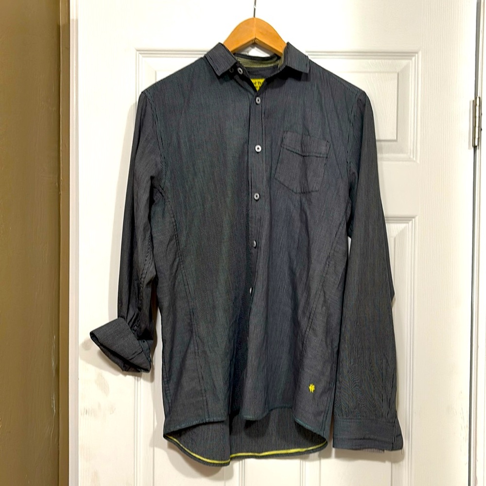 Descendants of Theives Shirts | Descendant of Thieves Button|Size medium